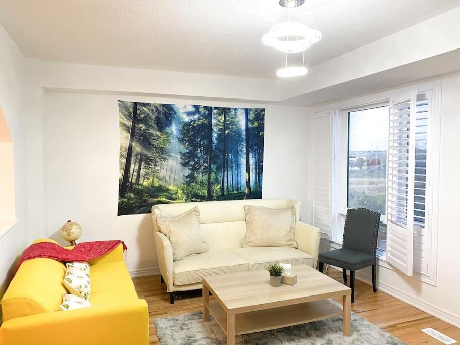 Elegant Rooms In Shared Townhouse Next To Beach Уитби Экстерьер фото
