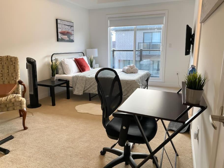 Elegant Rooms In Shared Townhouse Next To Beach Уитби Экстерьер фото