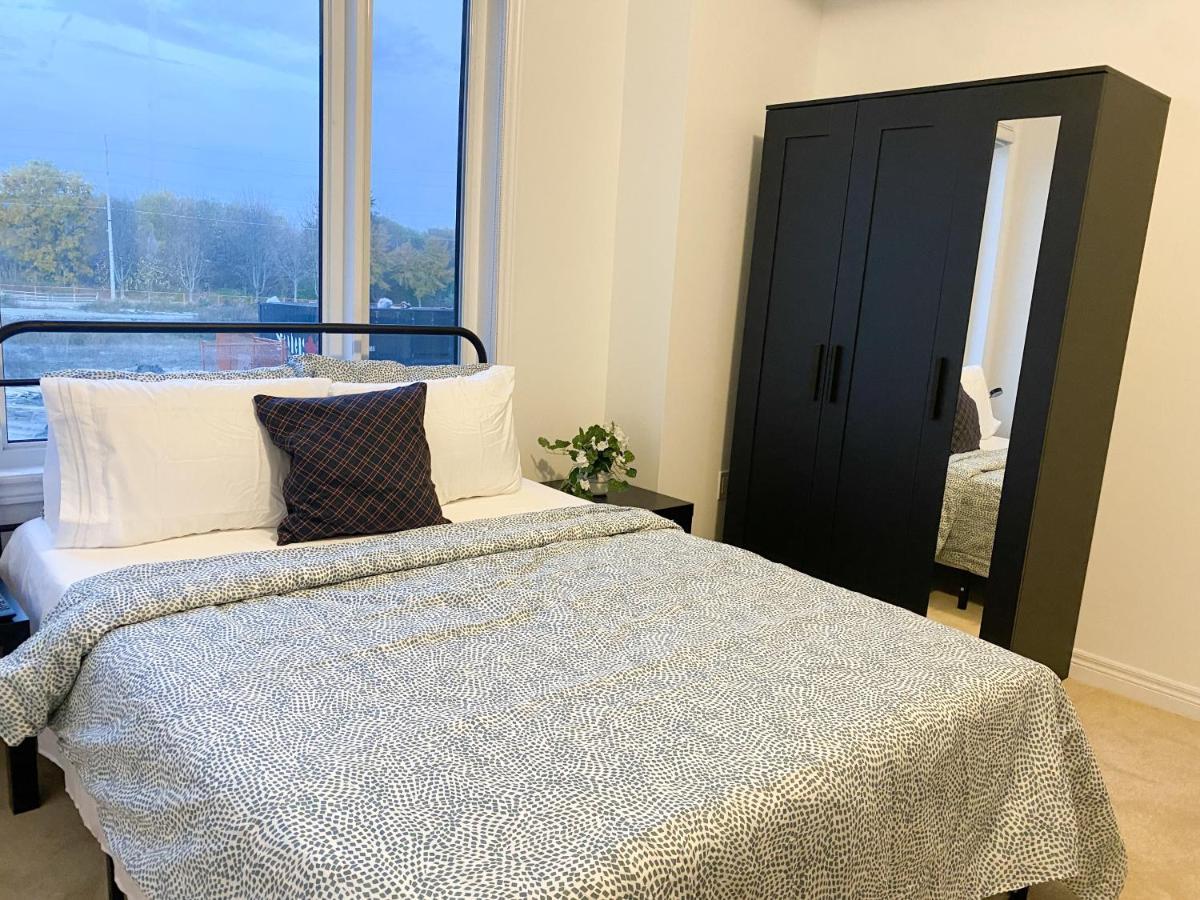 Elegant Rooms In Shared Townhouse Next To Beach Уитби Экстерьер фото